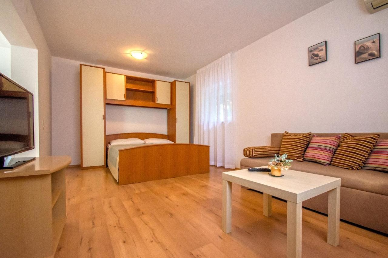 Apartments Sabina - 100M From Sea Crikvenica Zewnętrze zdjęcie